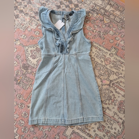 BNWT Light Blue Denim Mini Dress - Picture 6 of 9
